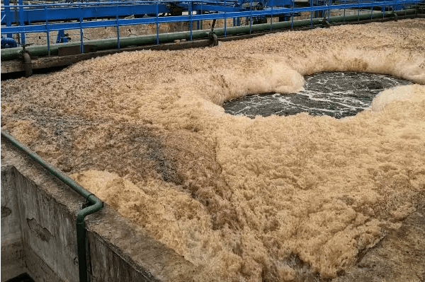 （圖：垃圾滲濾液泡沫池）